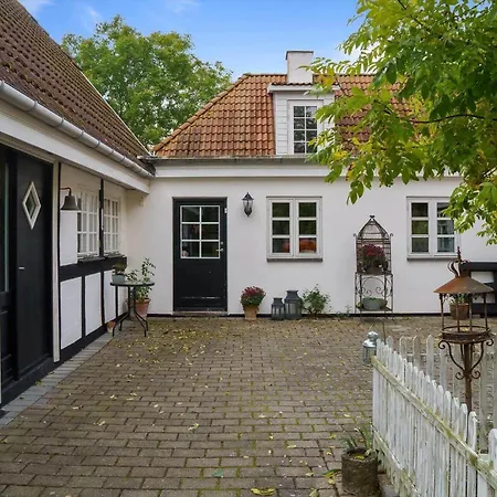 Fy283-broby-sandholtvej-45 بيت للعطل Lyndelse